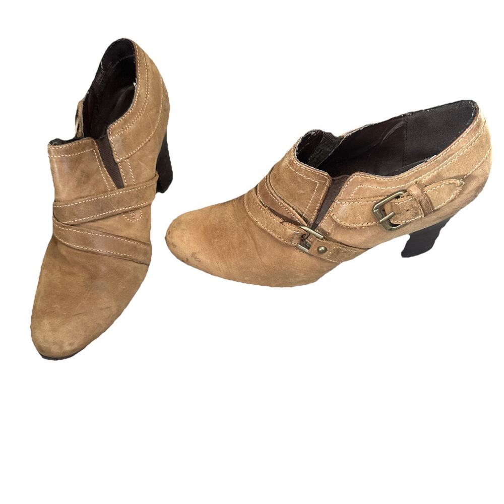 Audrey Brooke Tan Leather "Carlie" bootie size 10
